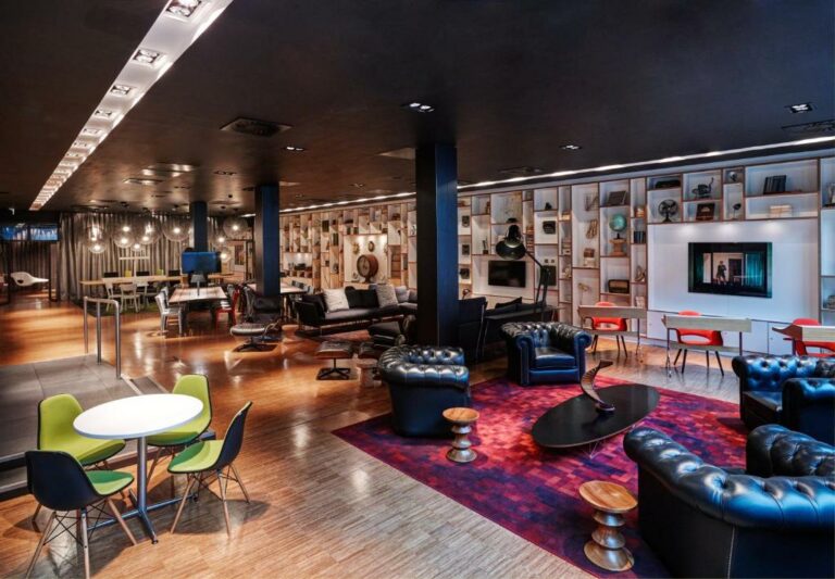 The Top 5 Best Budget-Friendly Hotels That Offer Luxury Amenities What amenities should luxury hotels always offer?