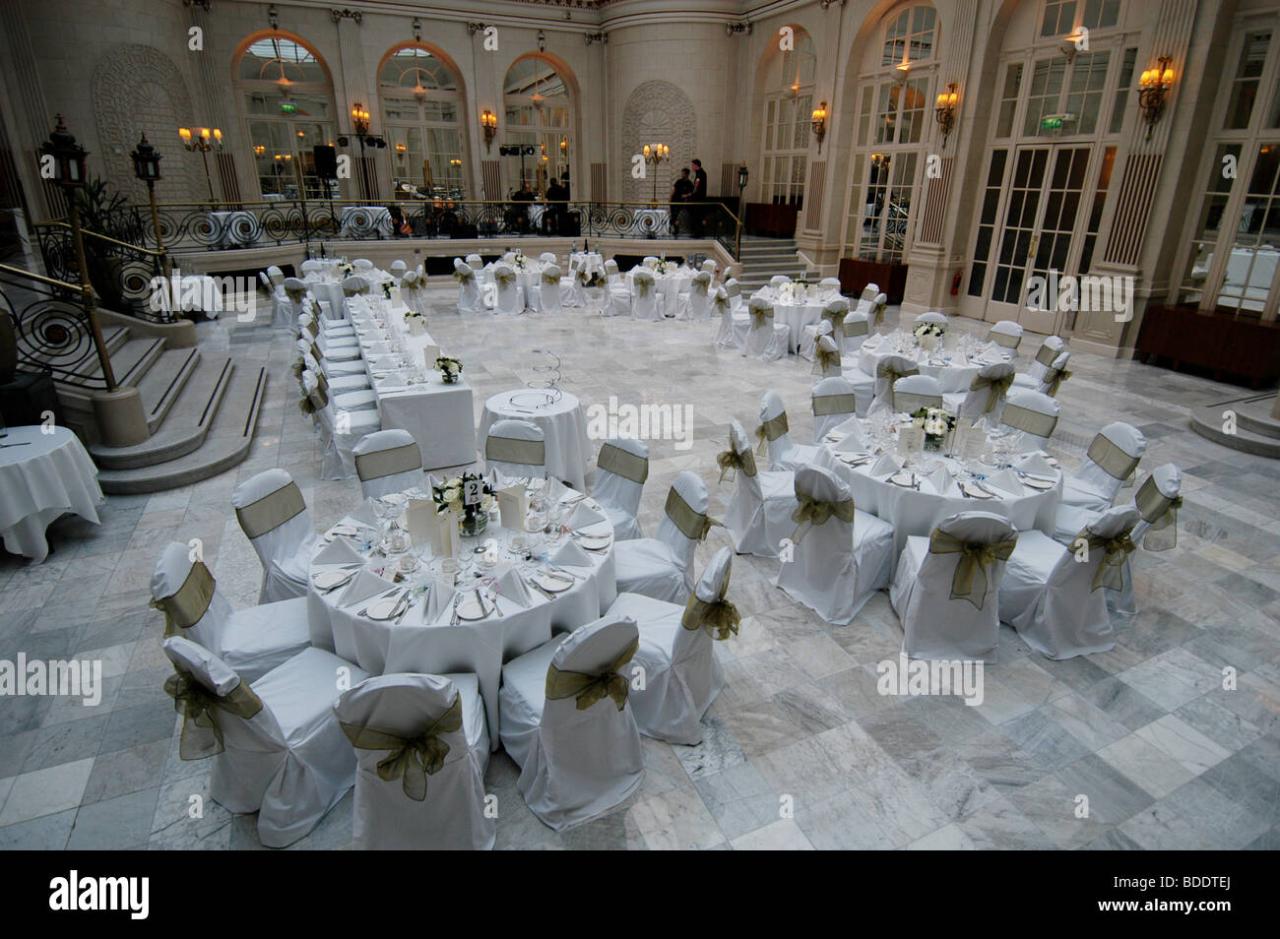 How to successfully book a hotel room for a wedding?
